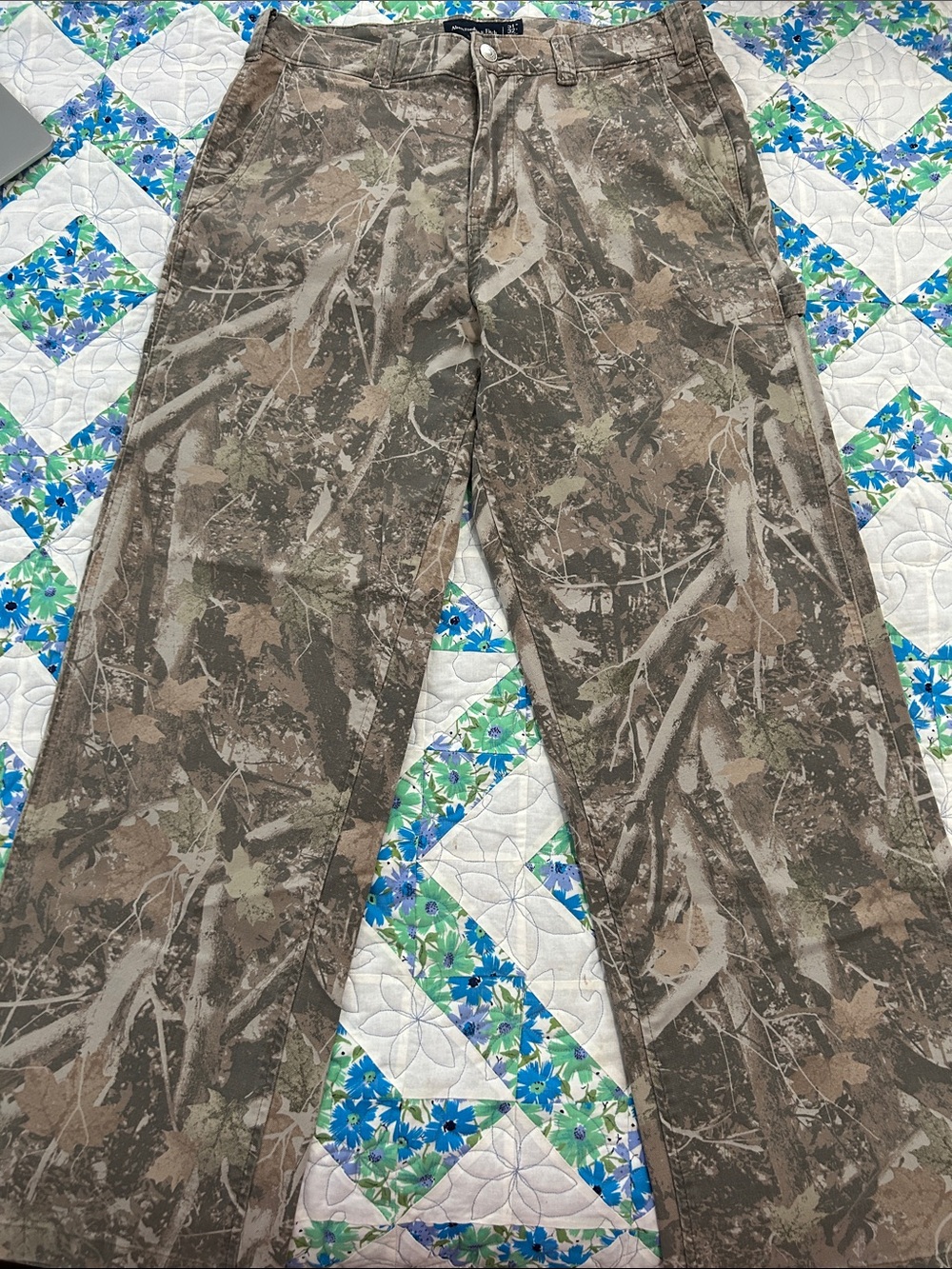 NWOT Abercrombie & Fitch Baggy Camo Cargo Pants